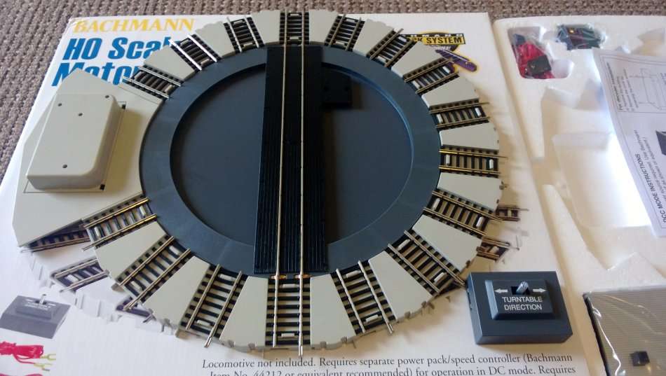 Bachmann HO (On30) Motorized Turntable