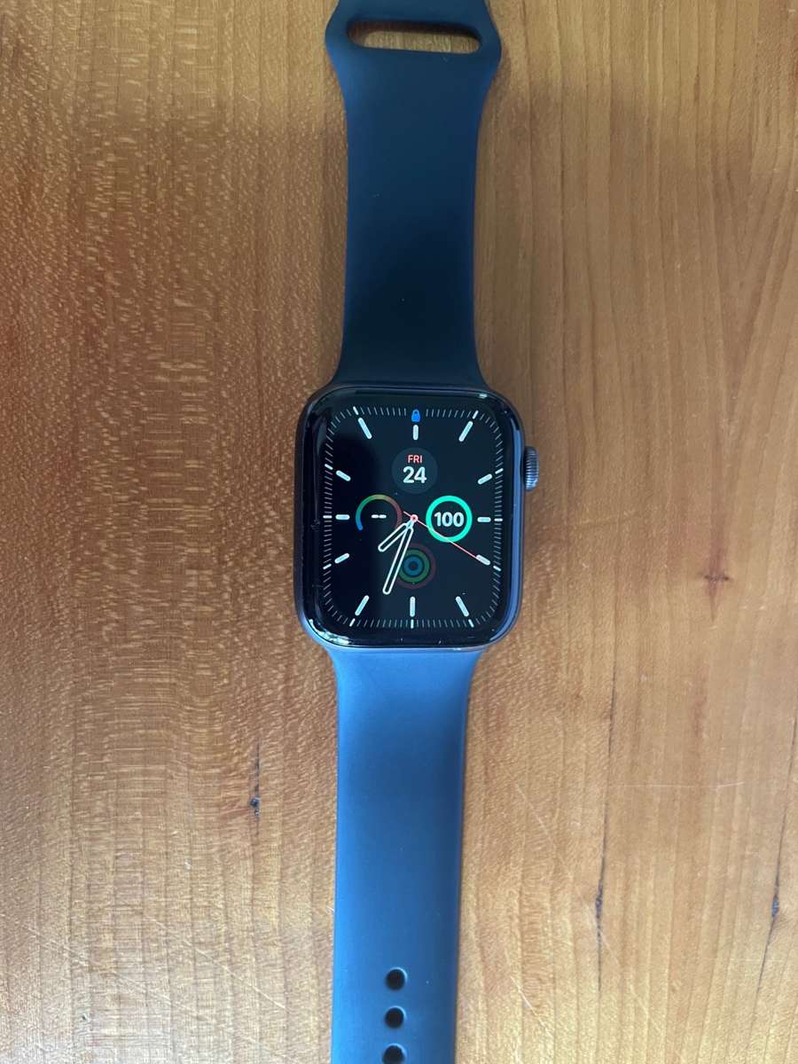 Apple Watch Series 5 GPS Aluminum 44mm (Space Grey Aluminium)