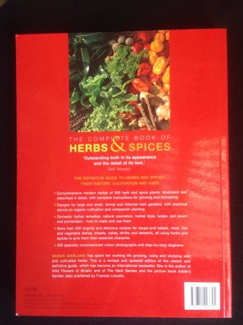 THE COMPLETE BOOK OF HERBS AND SPICES, SARAH GARLAND, R85