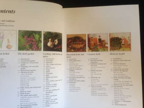 THE COMPLETE BOOK OF HERBS AND SPICES, SARAH GARLAND, R85
