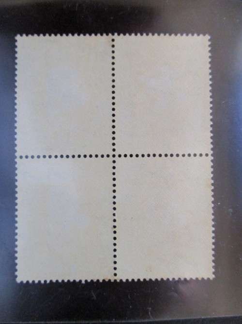 BLOCK OF 4 MNH SACC 62 Vh green blob above OS of POSSEEL