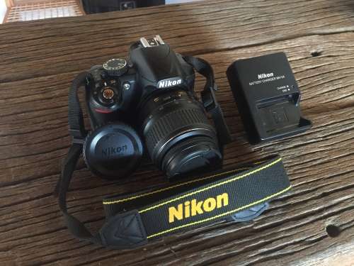 Nikon D3100 (Body + Lens)