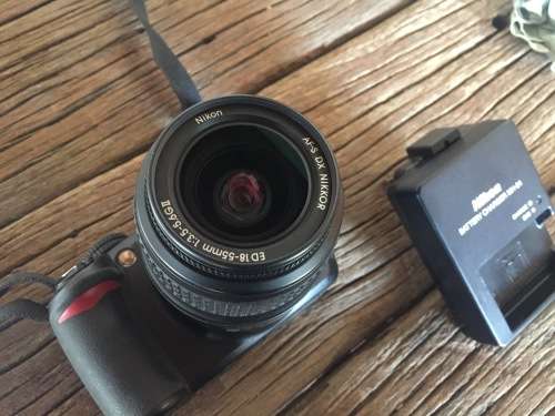 Nikon D3100 (Body + Lens)