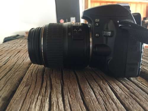 Nikon D3100 (Body + Lens)