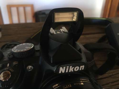 Nikon D3100 (Body + Lens)
