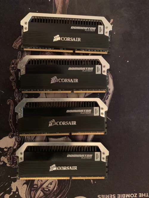 CORSAIR DOMINATOR 32GIG (4X8GIG)