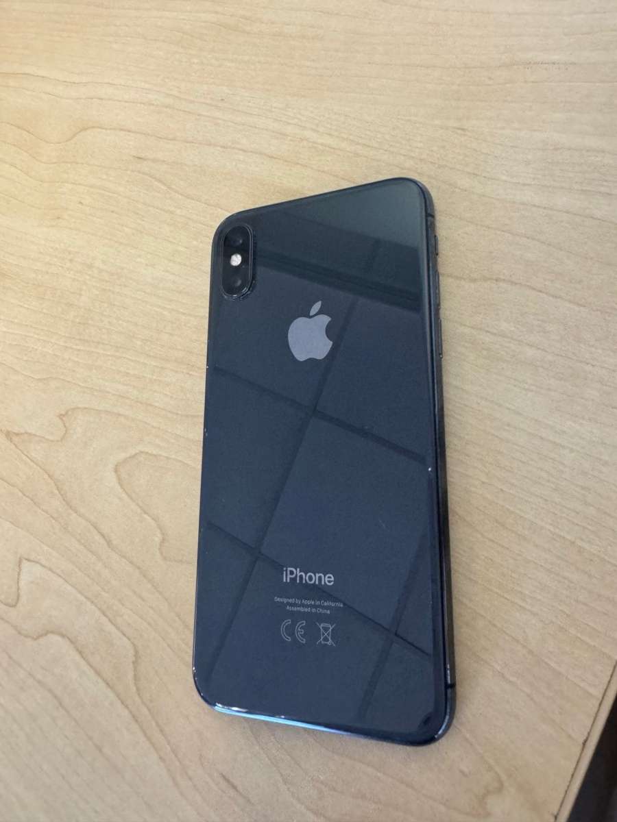 IPhone X 64Gb Space Grey - pre-loved
