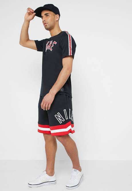 Nike Men`s Air Fleece Shorts Black/Red/White AR1829-010 - Size Medium