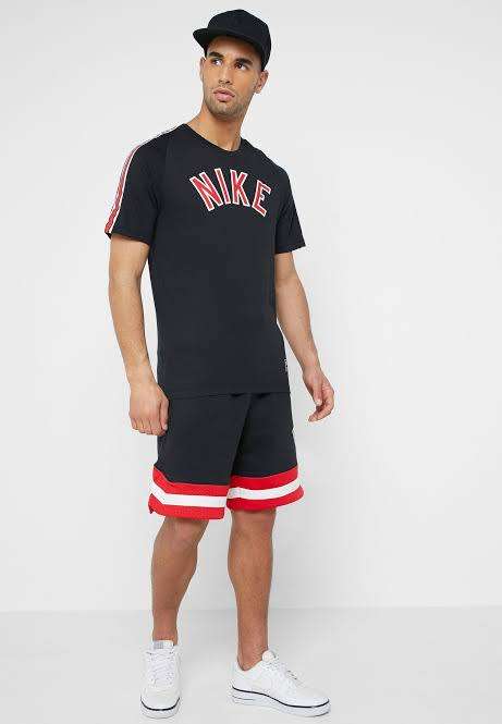 Nike Men`s Air Fleece Shorts Black/Red/White AR1829-010 - Size Medium