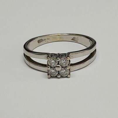 9ct White Gold Four Stone Diamond Ring - Evaluation R 11950