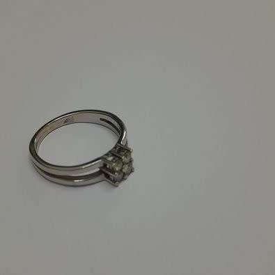 9ct White Gold Four Stone Diamond Ring - Evaluation R 11950