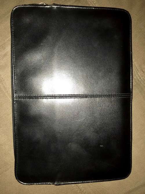 MacBook Air 11" - 1.6GHz - 4GB RAM - 128GB SSD - Includes a designer case