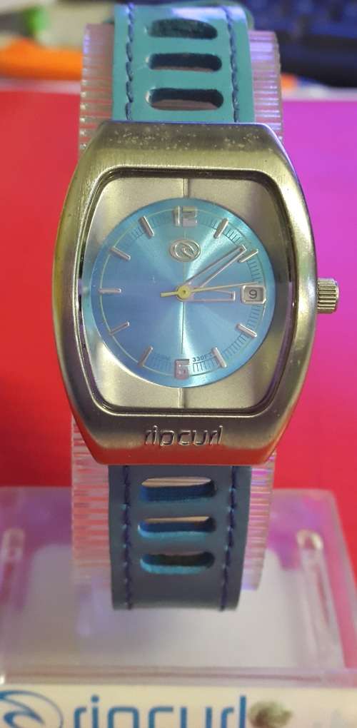 brand new ladies ripcurl ocean technology watch ACG @ low start R1 auction