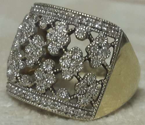 stunning ladies 9ct gold diamond ring shimmery 17mm width sizeT