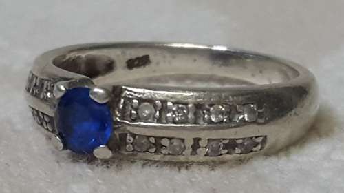 R1 AUCTION!!! LADIES 925 STERLING SILVER RING WITH BLUE AND CLEAR STONE @ LOW START R1 AUCTION