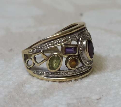 STUNNING LADIES 9CT GOLD RING WITH DIFFERENT COLOR STONES BEAUTIFUL PIECE SIZE P