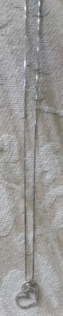 STUNNING LADIES WHITE GOLD CHAIN WITH HEART PENDANT FULL OF STONES SHIMMERY