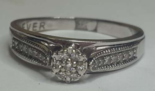 BEAUTIFUL FOREVER LADIES 9CT WHITE GOLD DIAMOND RING SIZE Q