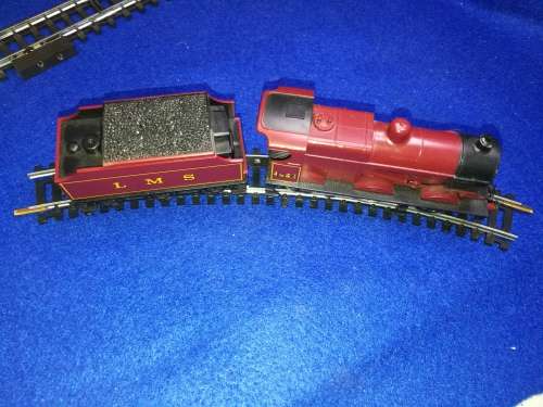 LIMA locomotive and Coal Carriage