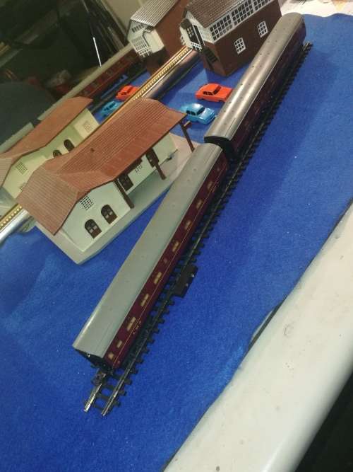 LIMA L.M.S train carriages , one bid takes both carriages NEW