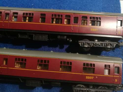 LIMA L.M.S train carriages , one bid takes both carriages NEW