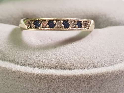 Ladies 9ct gold cluster ring