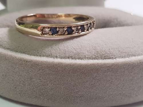 Ladies 9ct gold cluster ring