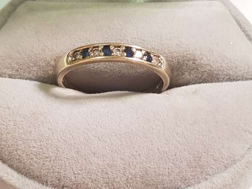 Ladies 9ct gold cluster ring