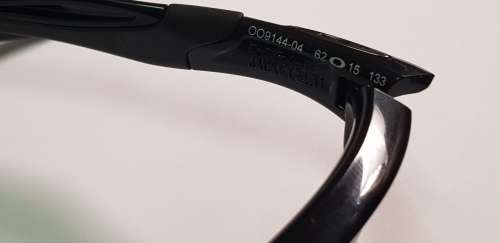 MENS BLACK OAKLEY SUNGLASSES