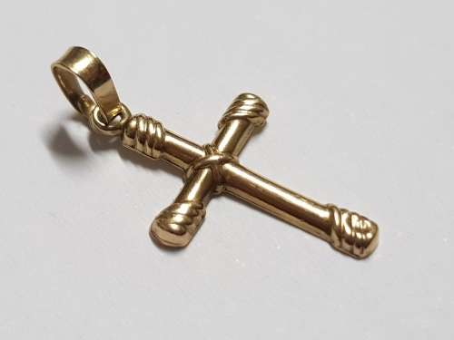 BEAUTIFUL 9CT GOLD CROSS PENDANT