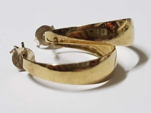 BEAUTIFUL LADIES 9CT GOLD EARRINGS