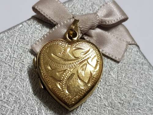 BEAUTIFUL HEART PENDANT,9CT METAL CORE