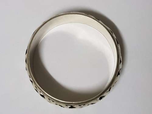 BEAUTIFUL STERLING SILVER BANGLE
