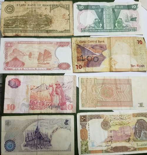 DIFFERENT INTERNASIONAL BANKNOTES