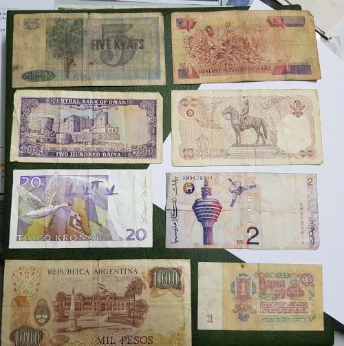 DIFFERENT INTERNASIONAL NOTES