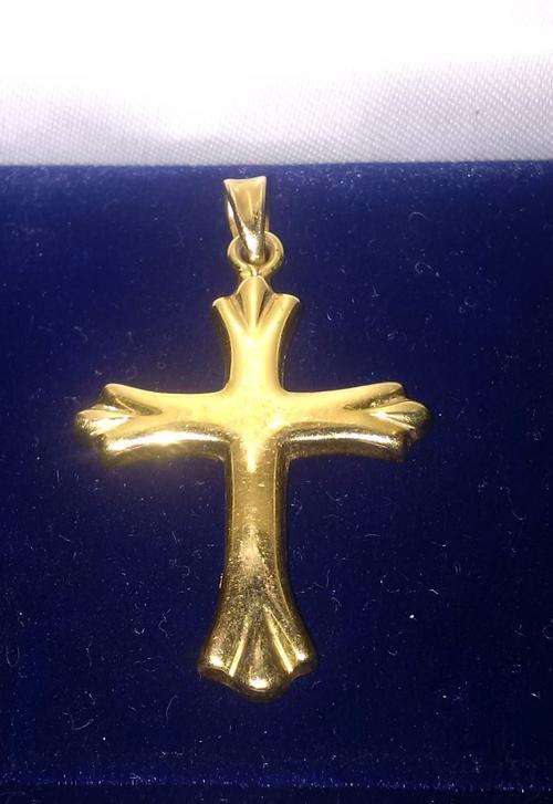 9CT GOLD CROSS PENDANT