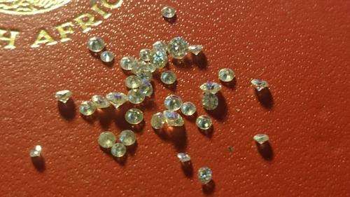 *** ROUND BRILLIANT 1.175CT DIAMONDS ***33 DIAMONDS IN TOTAL