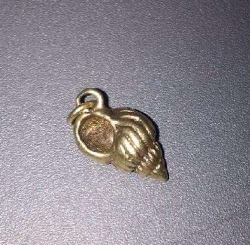 9CT GOLD SEA SHELL CHARM