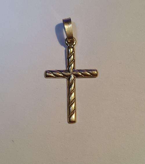 9CT GOLD LADIES CROSS PENDANT