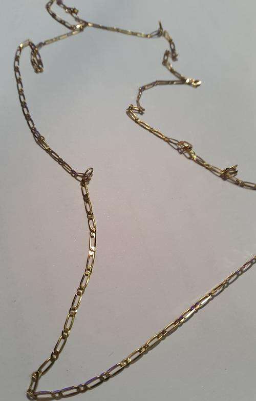 9CT GOLD LADIES CHAIN AS GOOD AS NEW
