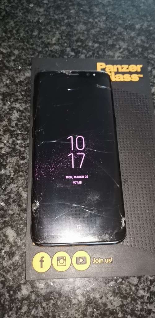 Samsung Galaxy S8 64GB Black - Cracked Screen