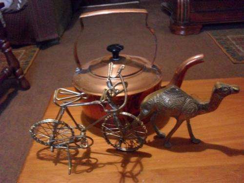 NICE COPPER KETTLE AND 2 BRASS ORNAMENTS