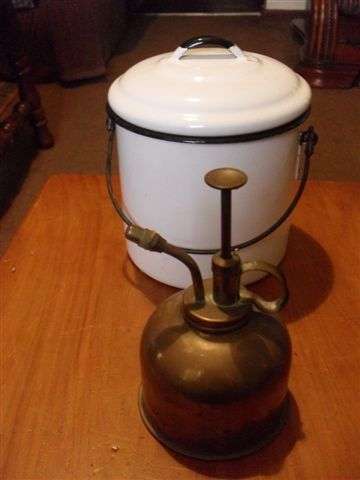 ENAMEL BILLY CAN AND A VINTAGE BRASS ITEM (OIL CAN ) !!!!!!!!!!!!!!!