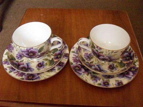 2 X TRIOS WITH CREAM PANSY DESIGN