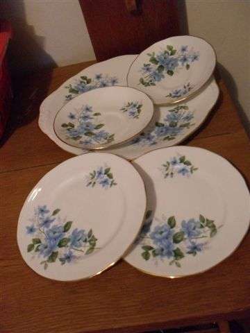 PRETTY QUEEN ANNE BLUE FLOWER SERIES CAKE PLATE /SAUCER /SIDEPLATES