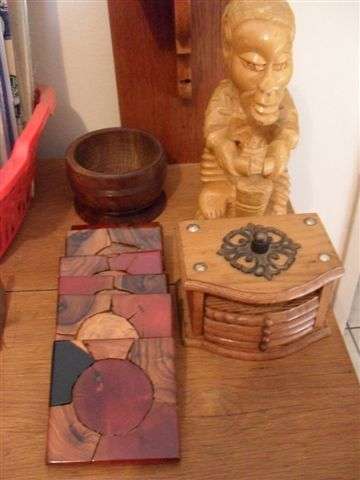 A COLLECTION OF WOODEN ITEMS