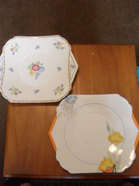 2 STUNNING SHELLY ( ENGLAND) CAKE PLATES .......LOT 1....