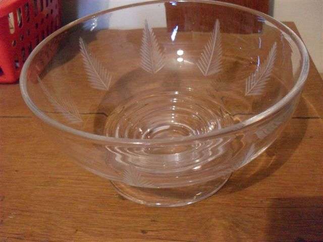 A LOVELY STUART CRYSTAL BOWL.....