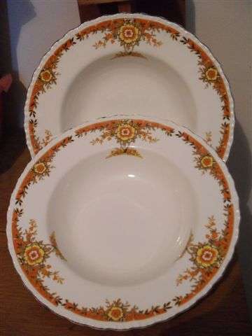 VINTAGE.....2 PRETTY  GRINDLEY PLATES/SALAD PLATES 25 CM X 25 CM EACH......