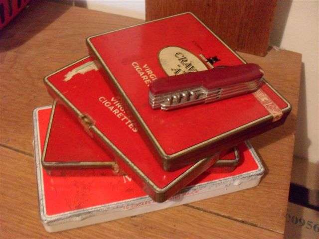 4 OLD TINS AND A PENKNIFE